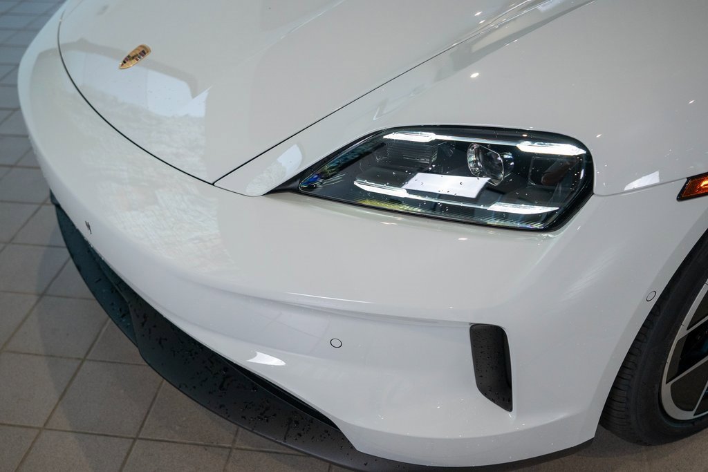 New 2025 Porsche Taycan image 12