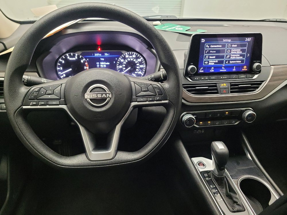 Used 2024 Nissan Altima 2.5 SV image 22