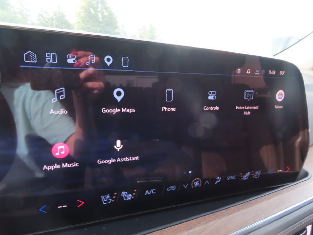 Used 2026 Chevrolet Suburban High Country AWD/4WD image 31
