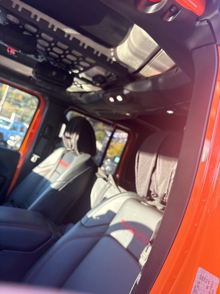Used 2025 Jeep Gladiator Rubicon AWD/4WD image 9