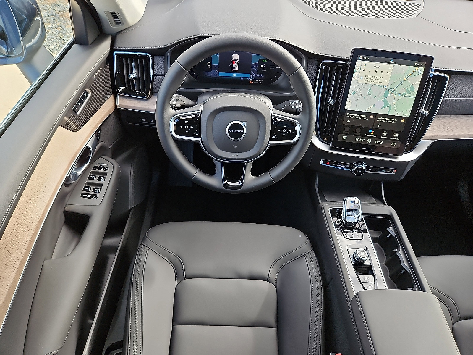New 2026 Volvo XC90 T8 Plus image 9