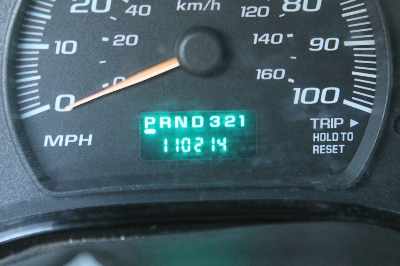 Used 2006 Chevrolet Express 1500 RWD image 19