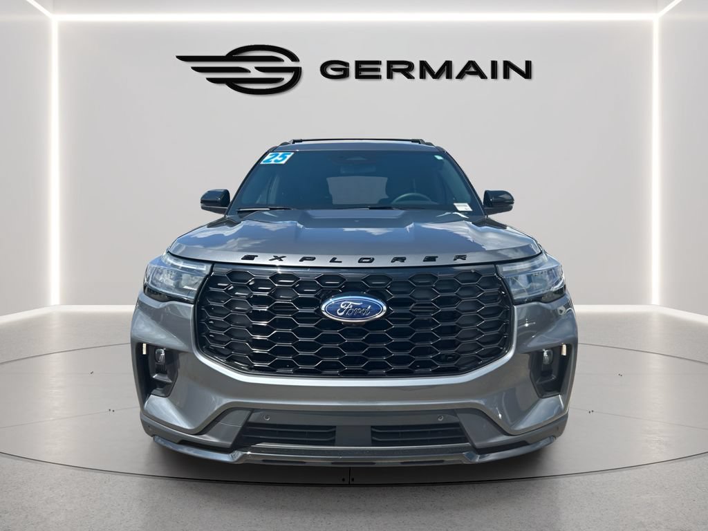 Certified 2025 Ford Explorer ST-Line w/ Premium Package AWD/4WD image 3