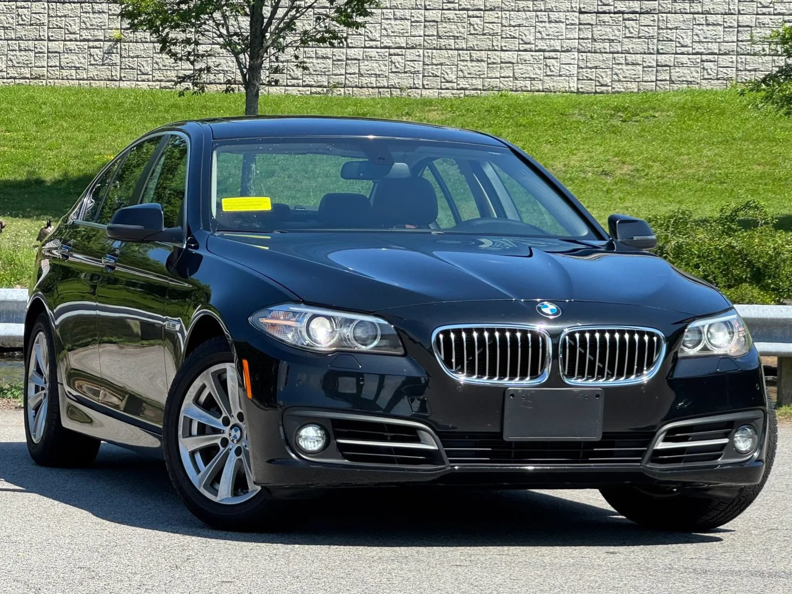 Used 2016 BMW 528i xDrive Sedan AWD/4WD image 2