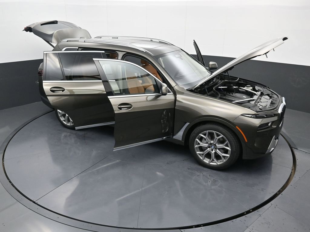 New 2025 BMW X7 xDrive40i image 48