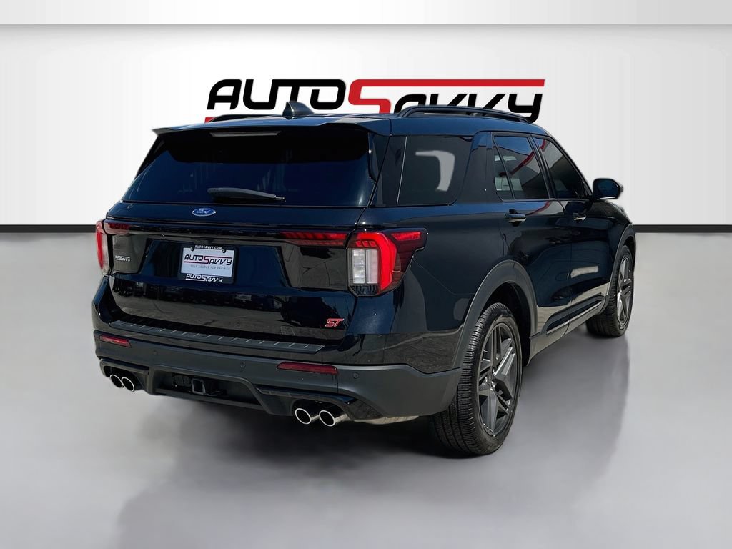 Used 2025 Ford Explorer ST AWD/4WD image 7