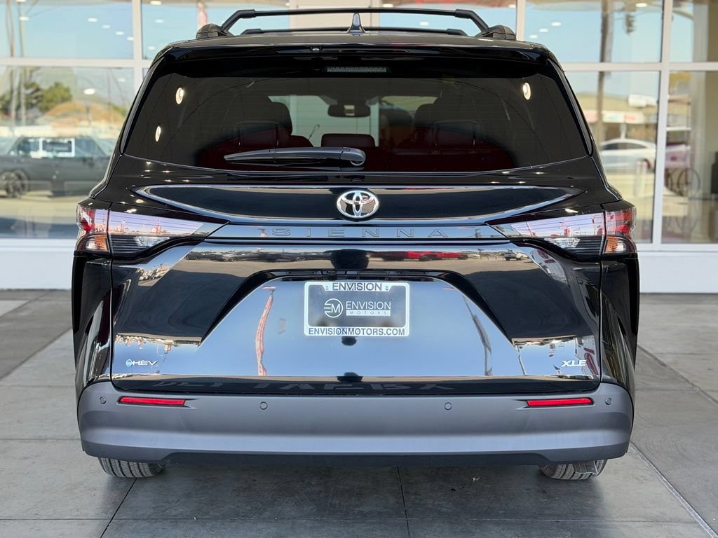 New 2026 Toyota Sienna XLE FWD image 11