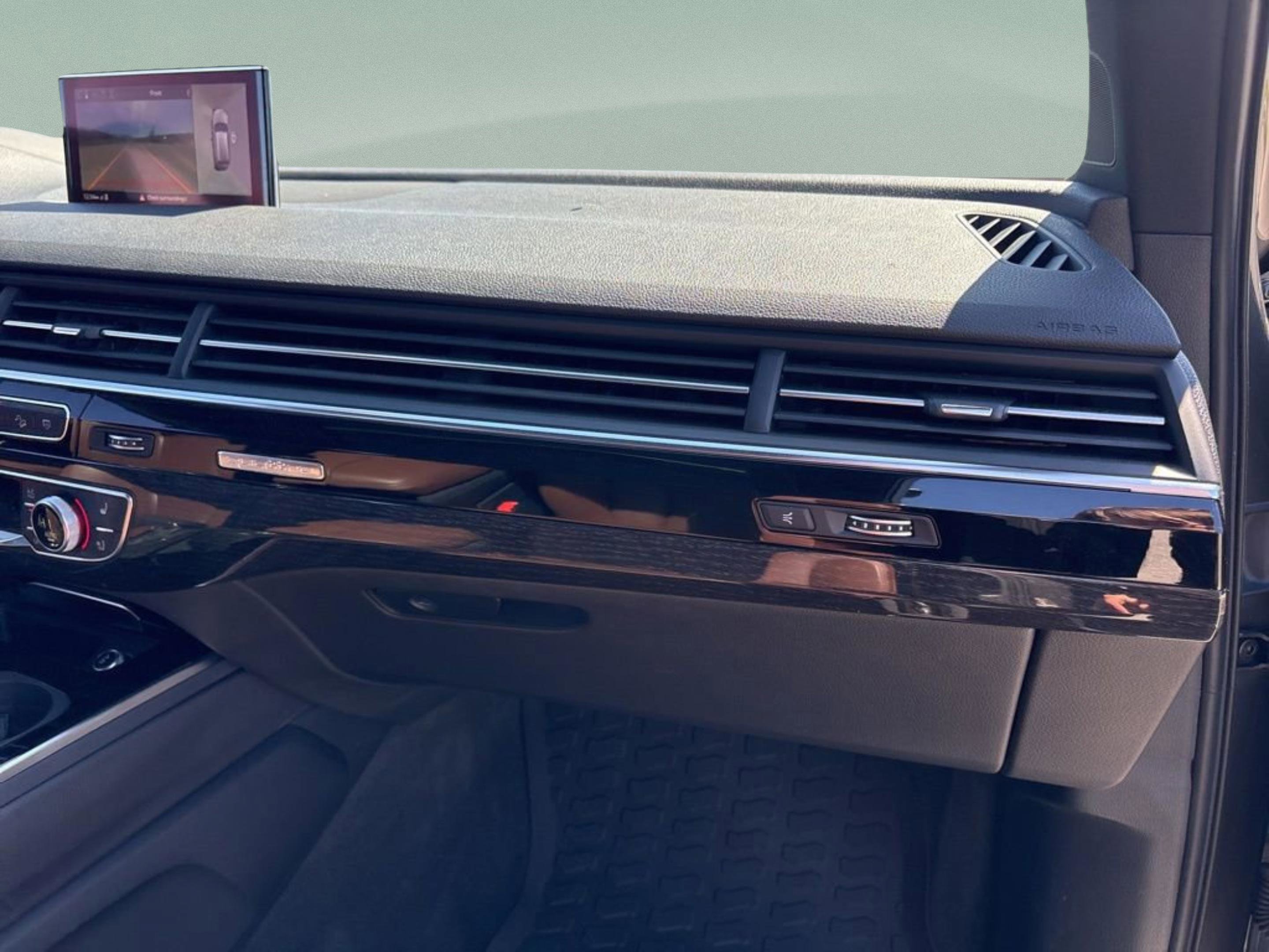 Used 2019 Audi Q7 3.0T Prestige w/ Prestige Package image 30