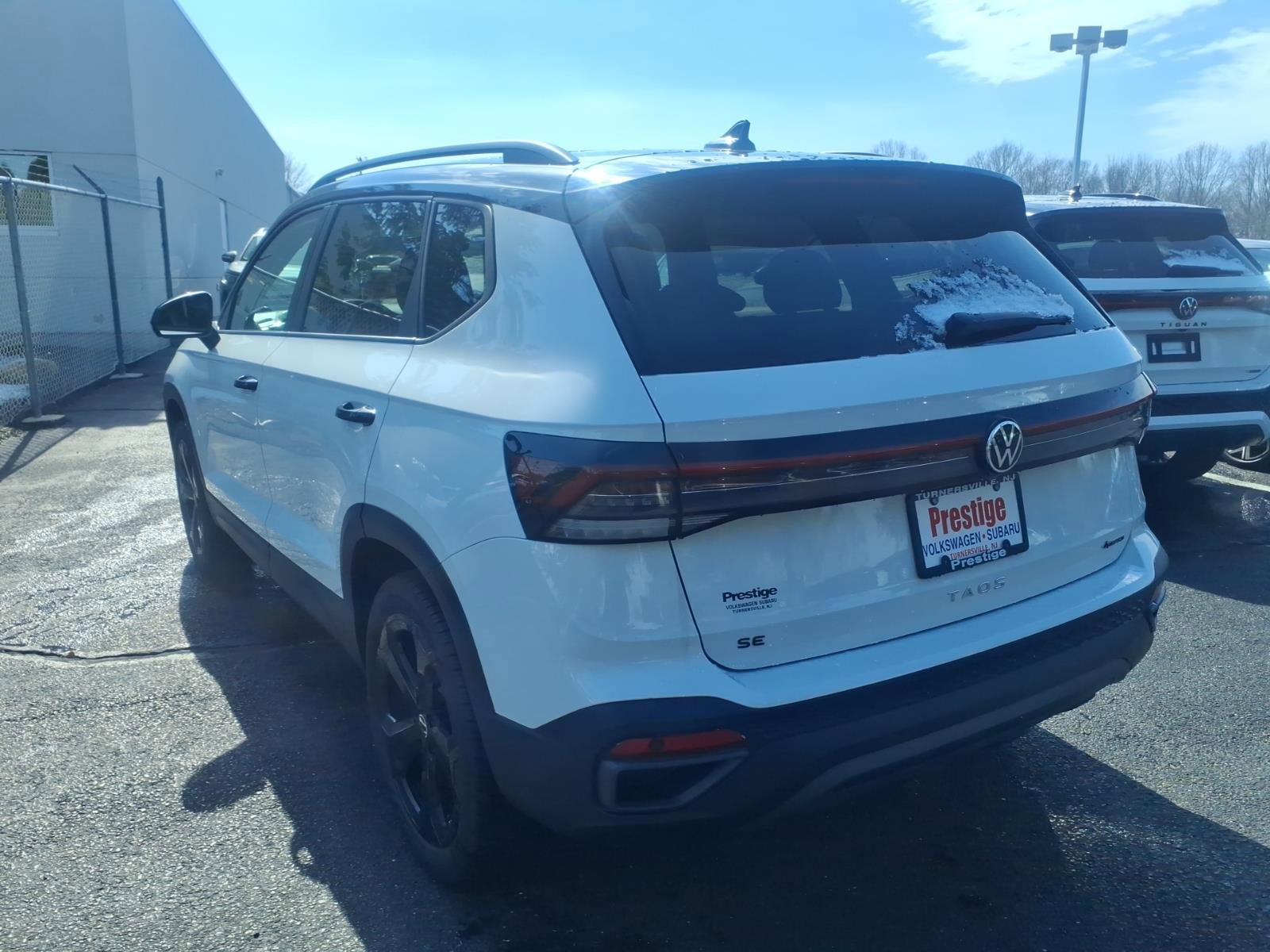 New 2026 Volkswagen Taos SE AWD/4WD image 3