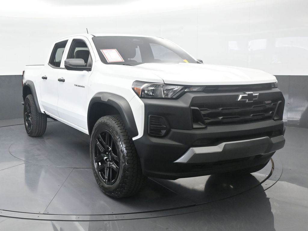 Used 2024 Chevrolet Colorado Trail Boss image 9