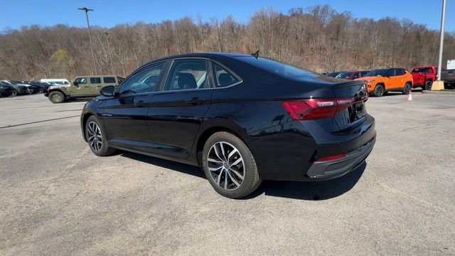 Used 2025 Volkswagen Jetta SE image 6