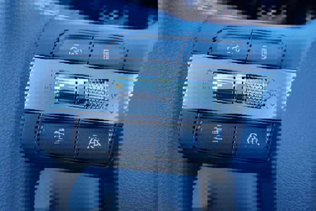 New 2026 Hyundai Kona SE image 16