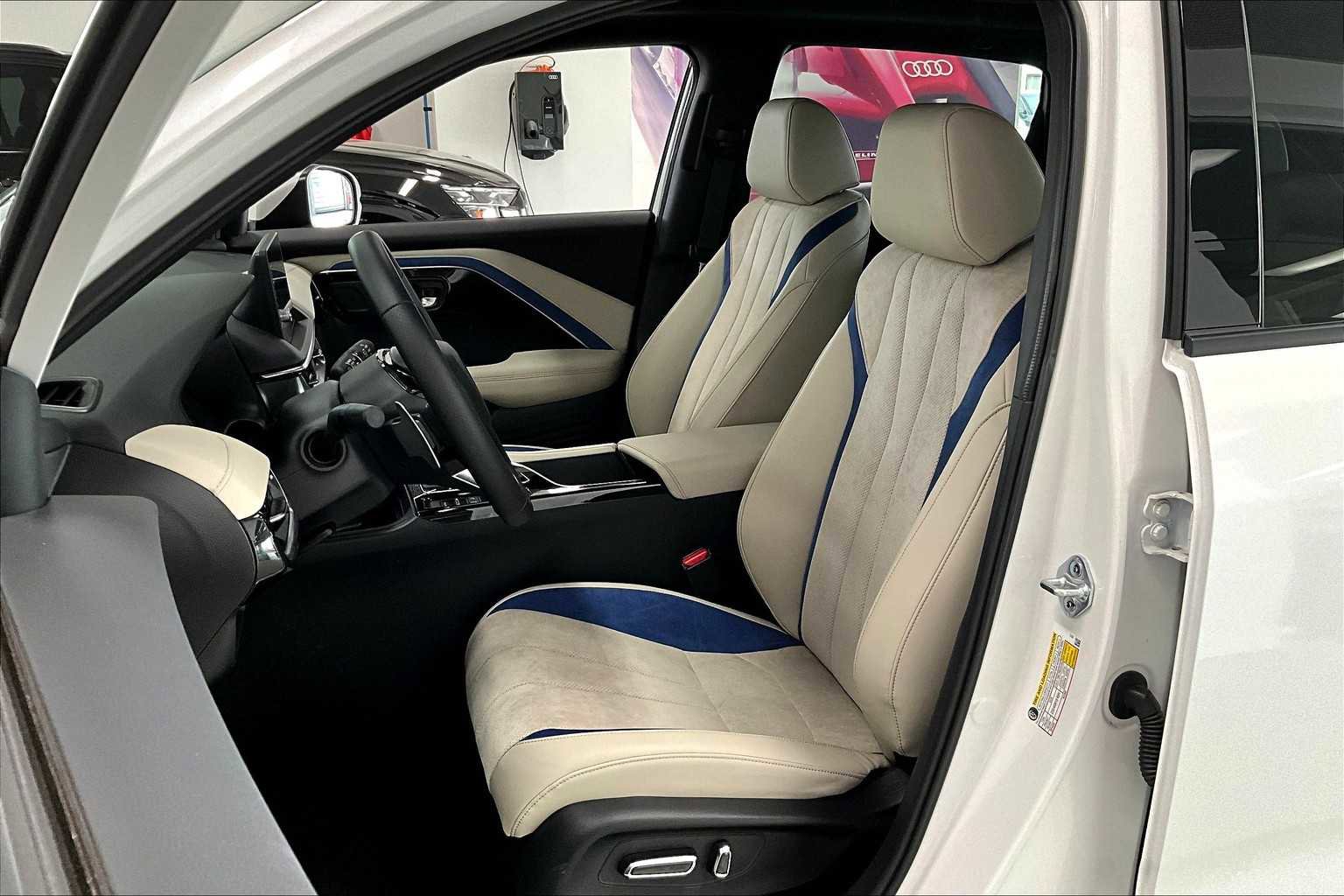 Used 2025 Acura ADX A-Spec image 10