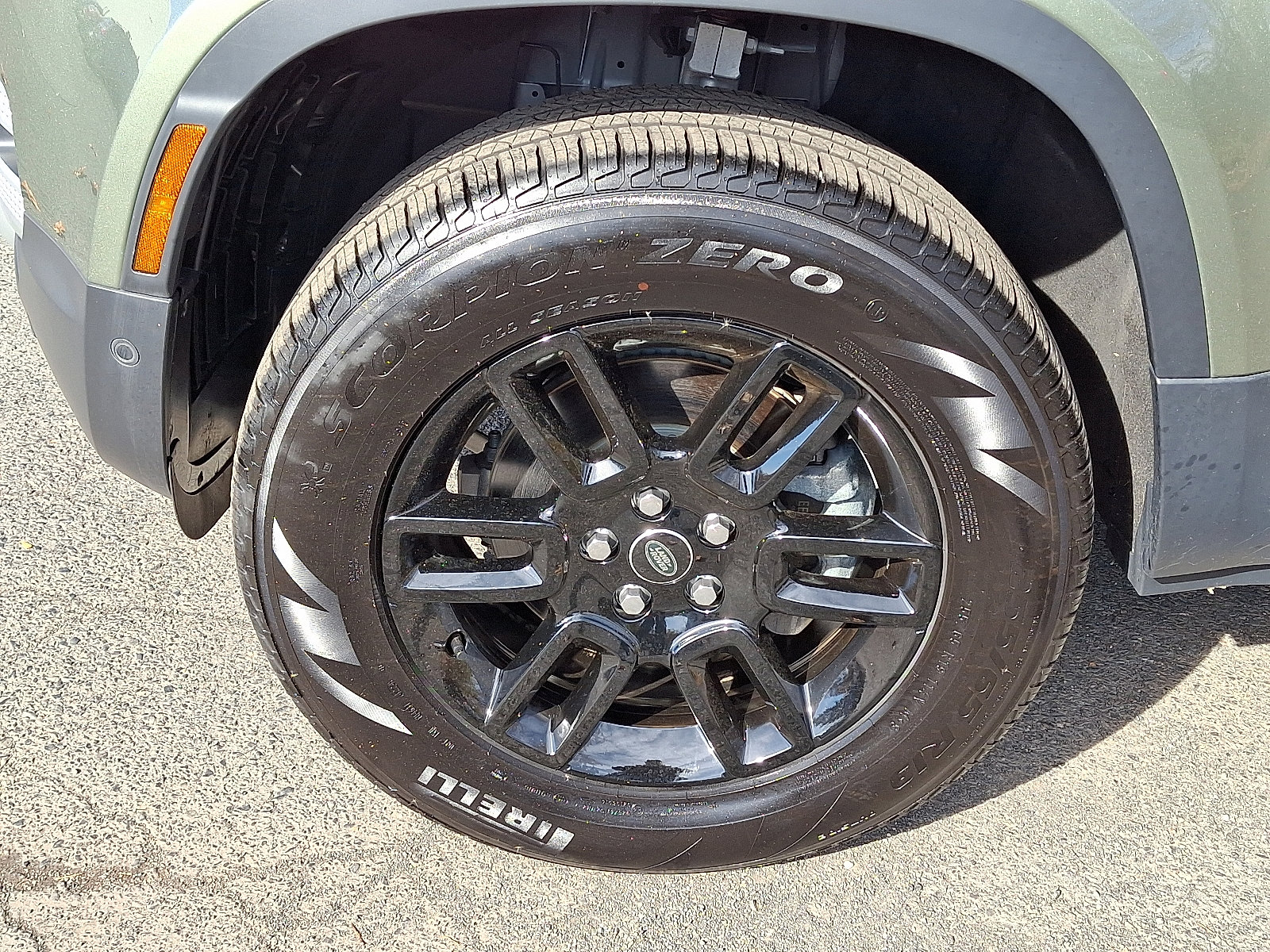 Used 2025 Land Rover Defender 110 S image 9