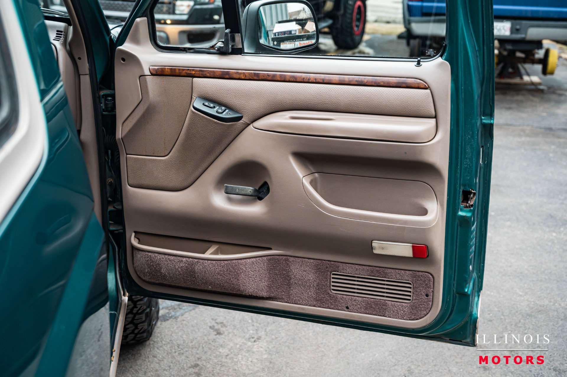 Used 1996 Ford Bronco Eddie Bauer image 34