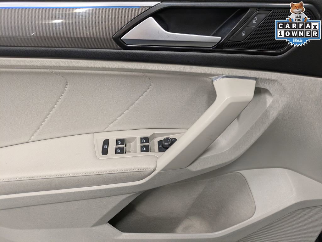 Used 2023 Volkswagen Tiguan SE R-Line AWD/4WD image 10