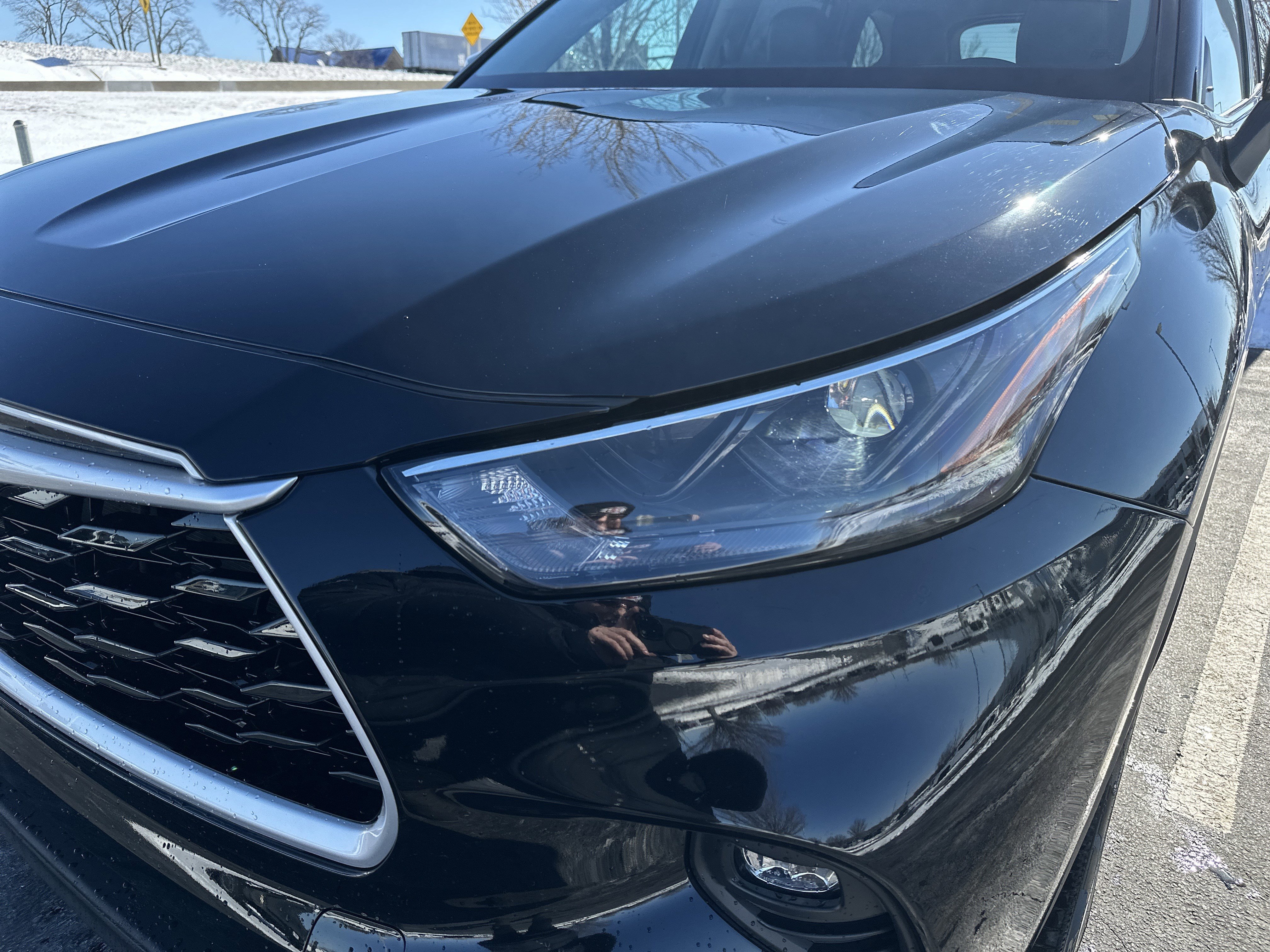 Used 2022 Toyota Highlander XLE image 6