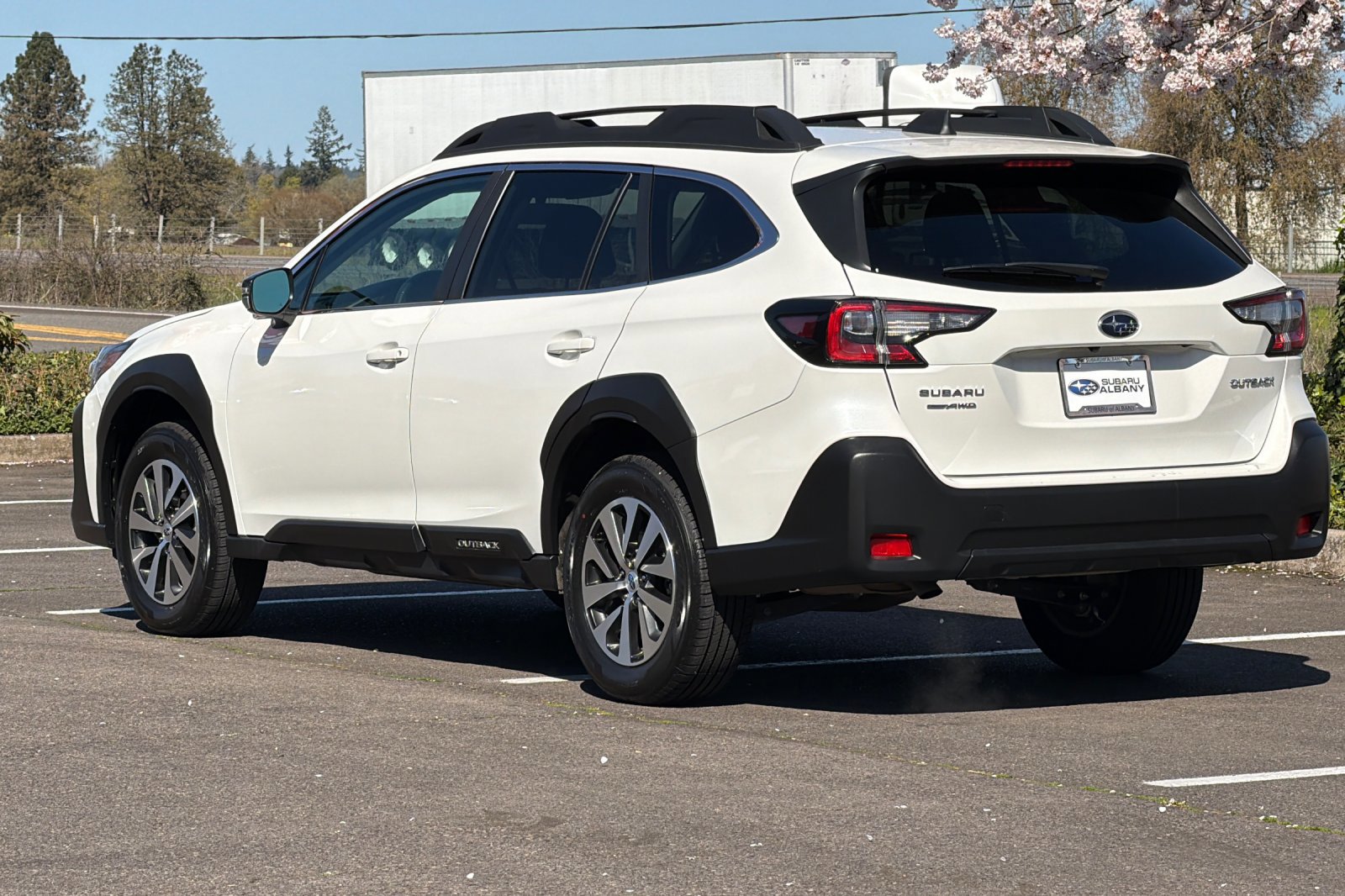 Used 2025 Subaru Outback Premium AWD/4WD image 6