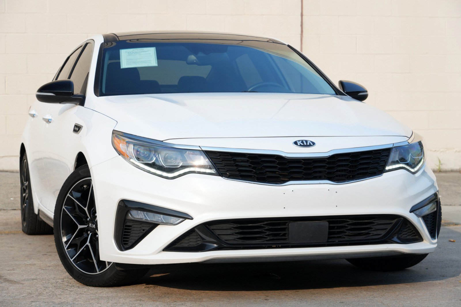 Used 2020 Kia Optima SX FWD image 2