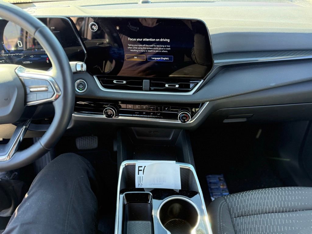 Used 2025 Chevrolet Equinox LT image 9