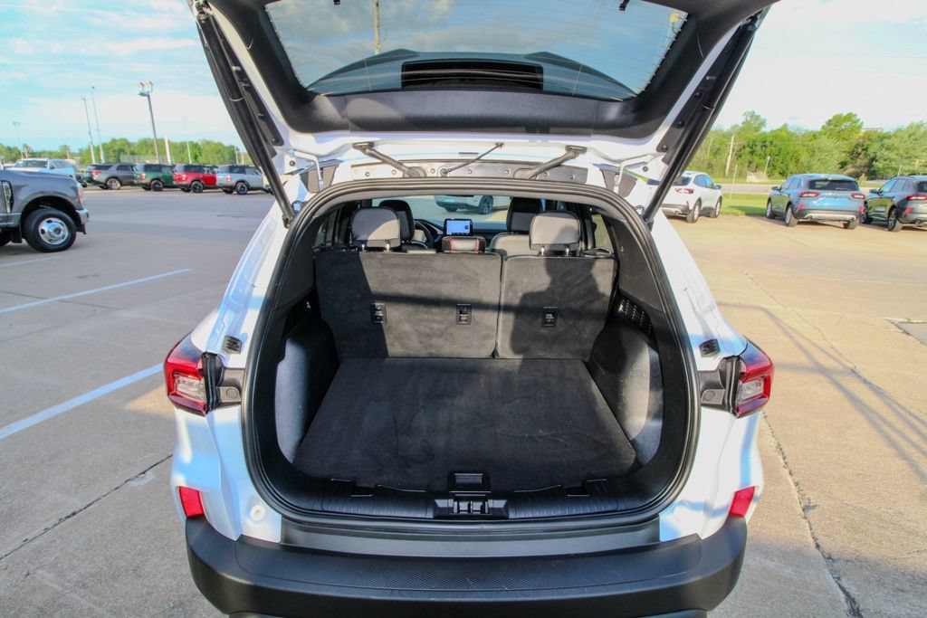 Used 2025 Ford Escape ST-Line Select AWD/4WD image 5