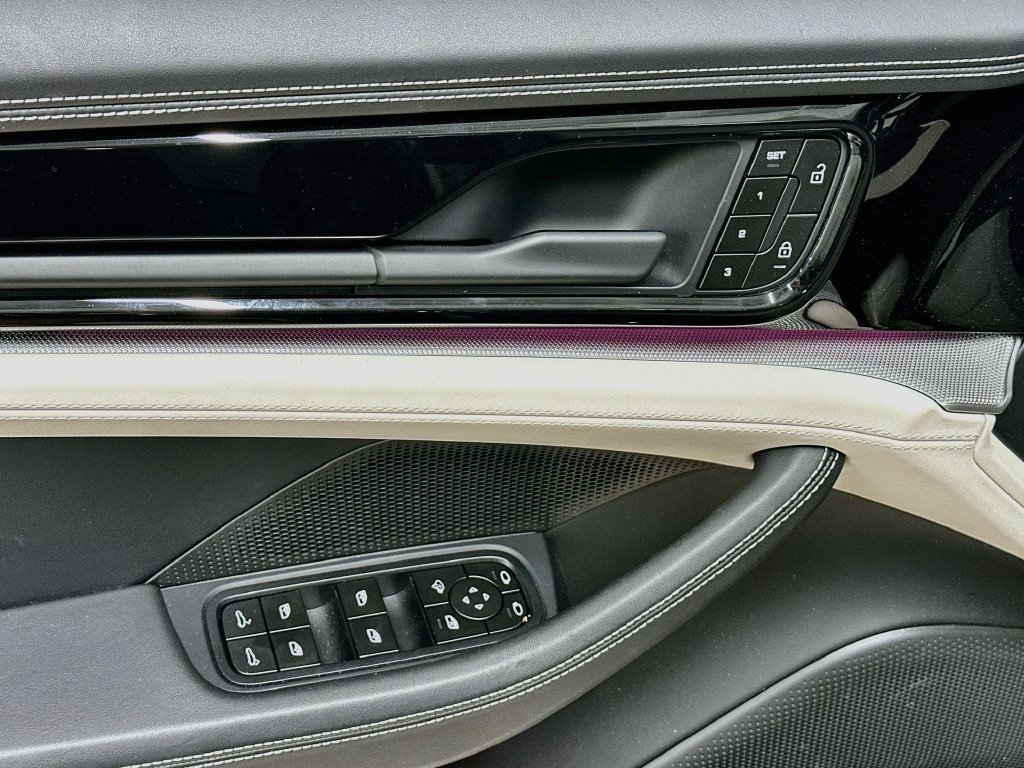 Certified 2025 Porsche Panamera image 19