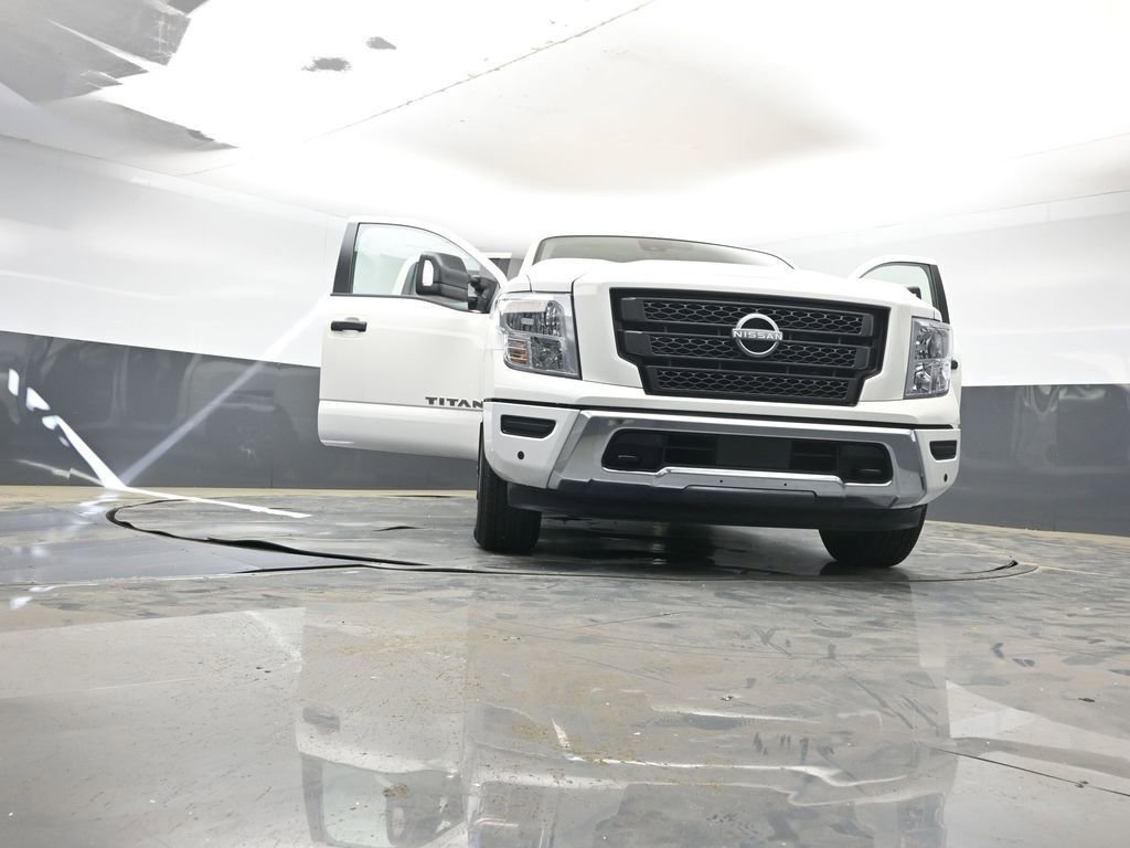 Used 2024 Nissan Titan SV w/ SV Convenience Package image 42