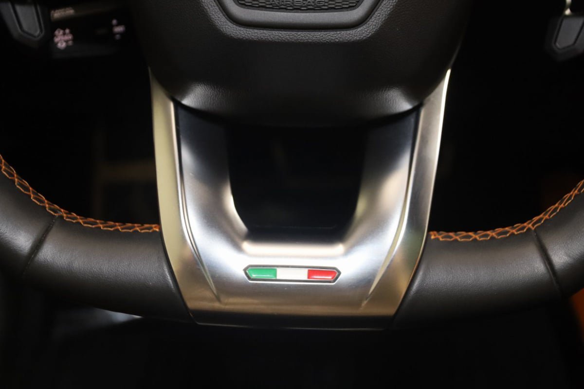 Used 2021 Lamborghini Urus AWD/4WD image 57