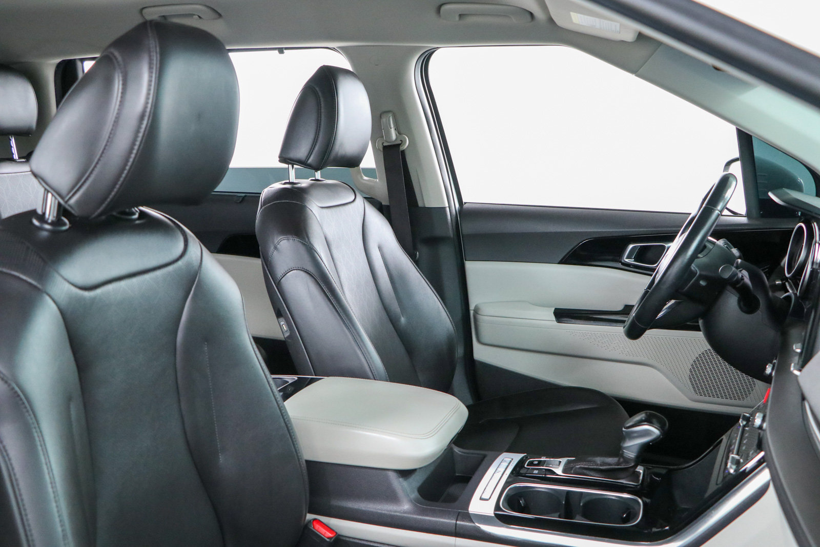 Used 2022 Kia Carnival EX FWD image 27