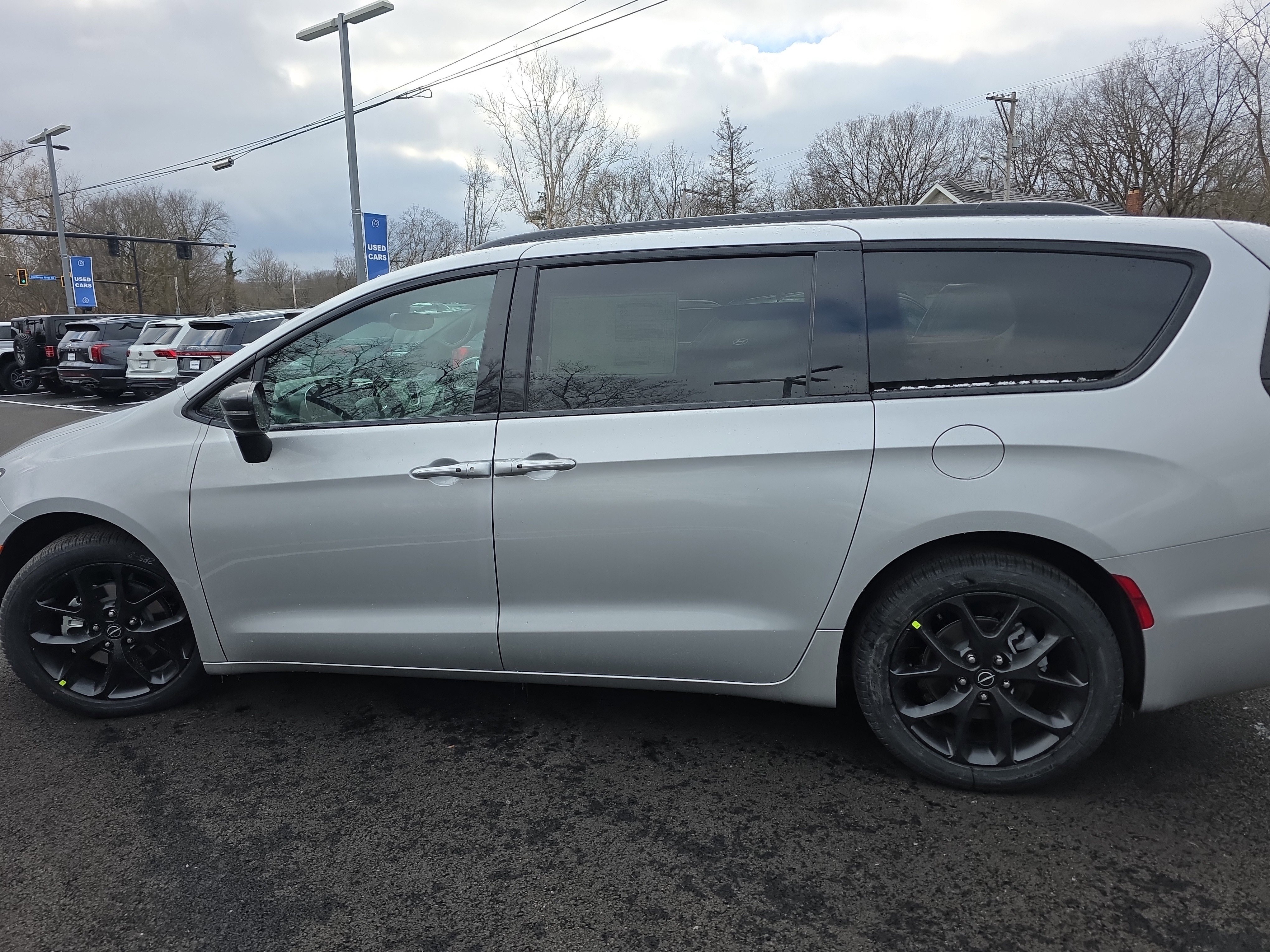 New 2026 Chrysler Pacifica Select image 20