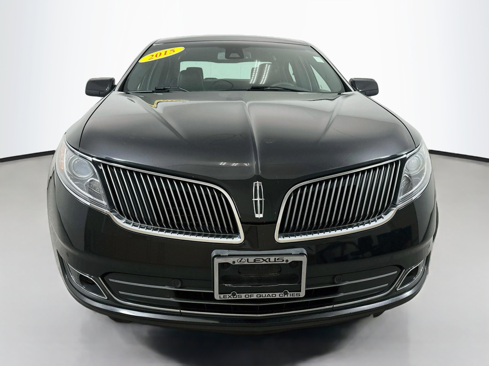 Used 2015 Lincoln MKS FWD image 2