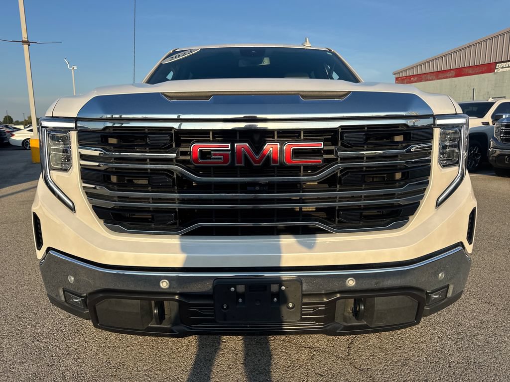 Used 2023 GMC Sierra 1500 SLT w/ SLT Premium Plus Package AWD/4WD image 10