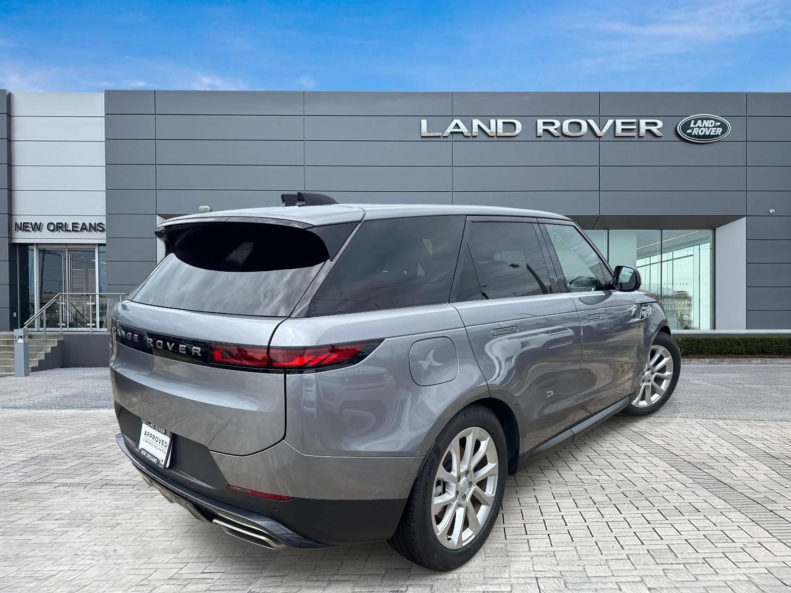 Used 2025 Land Rover Range Rover Sport AWD/4WD image 6