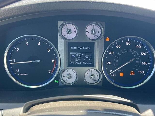 Used 2010 Lexus LX 570 4WD w/ Luxury Pkg image 20