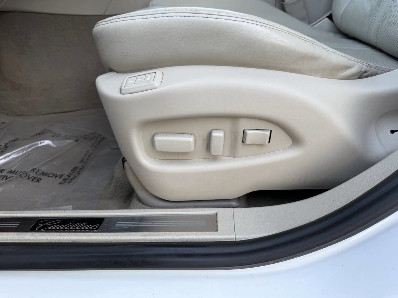 Used 2014 Cadillac SRX Luxury w/ Driver Awareness Package image 22