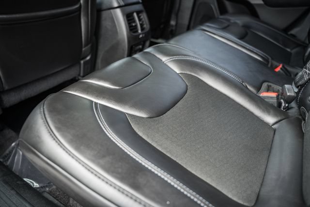 Used 2019 Jeep Cherokee Latitude Plus FWD image 30
