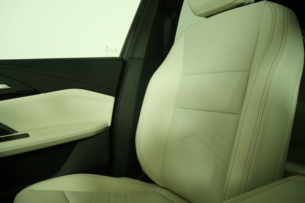 Used 2026 BMW X1 xDrive28i w/ Technology Package image 25