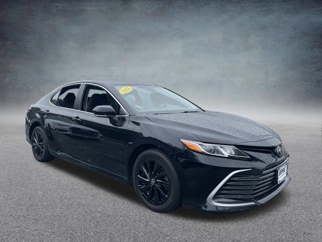 Used 2022 Toyota Camry LE w/ Cold Weather Package AWD/4WD image 4