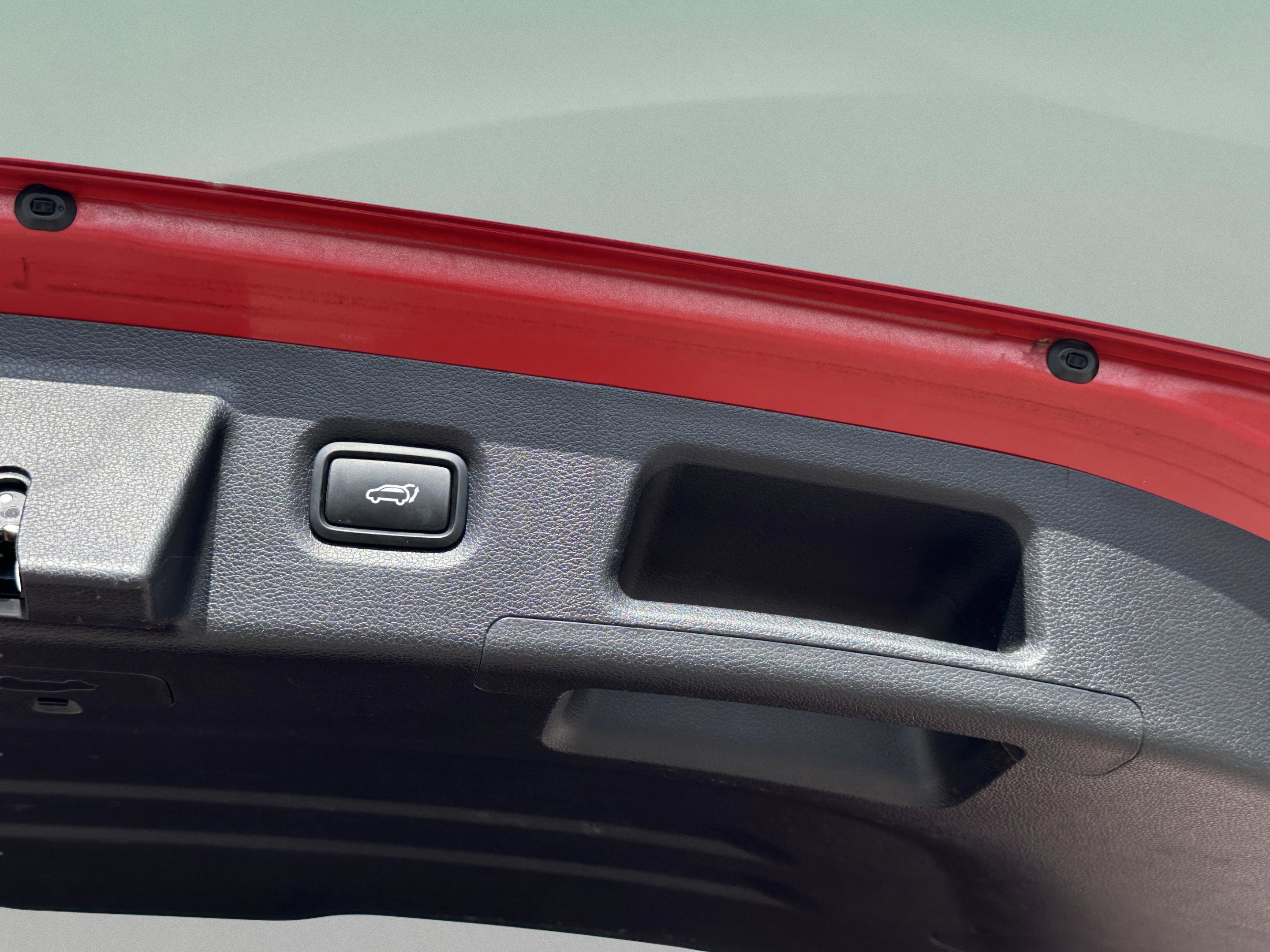 Used 2020 Hyundai Santa Fe Limited image 12