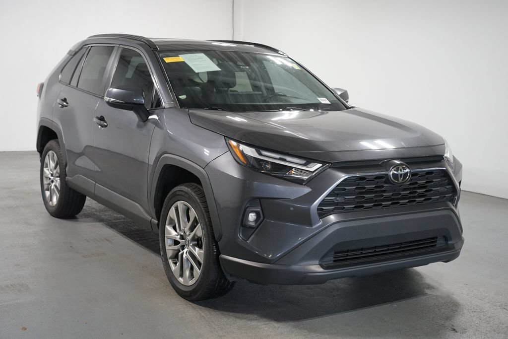 Used 2023 Toyota RAV4 XLE Premium FWD image 3