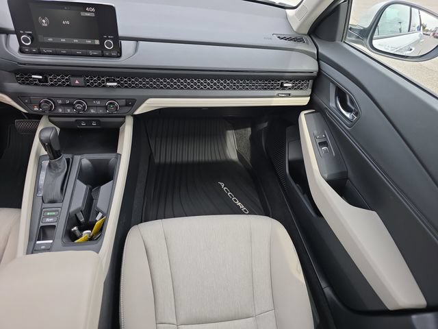 Used 2023 Honda Accord EX image 16