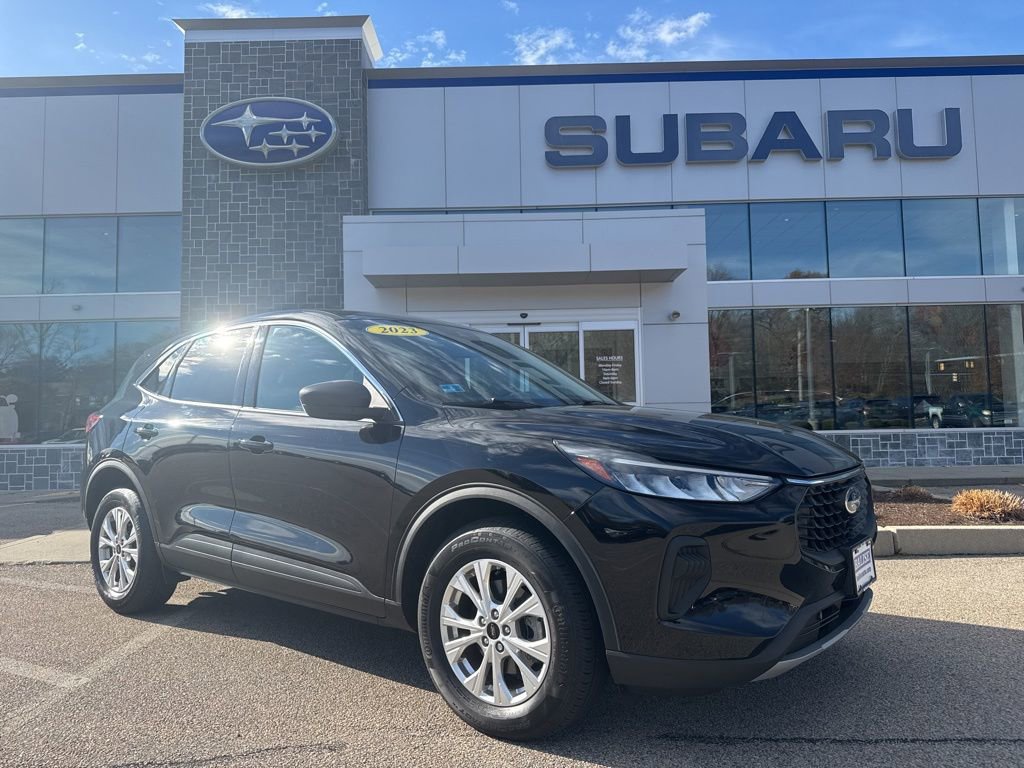 Used 2023 Ford Escape Active image 1