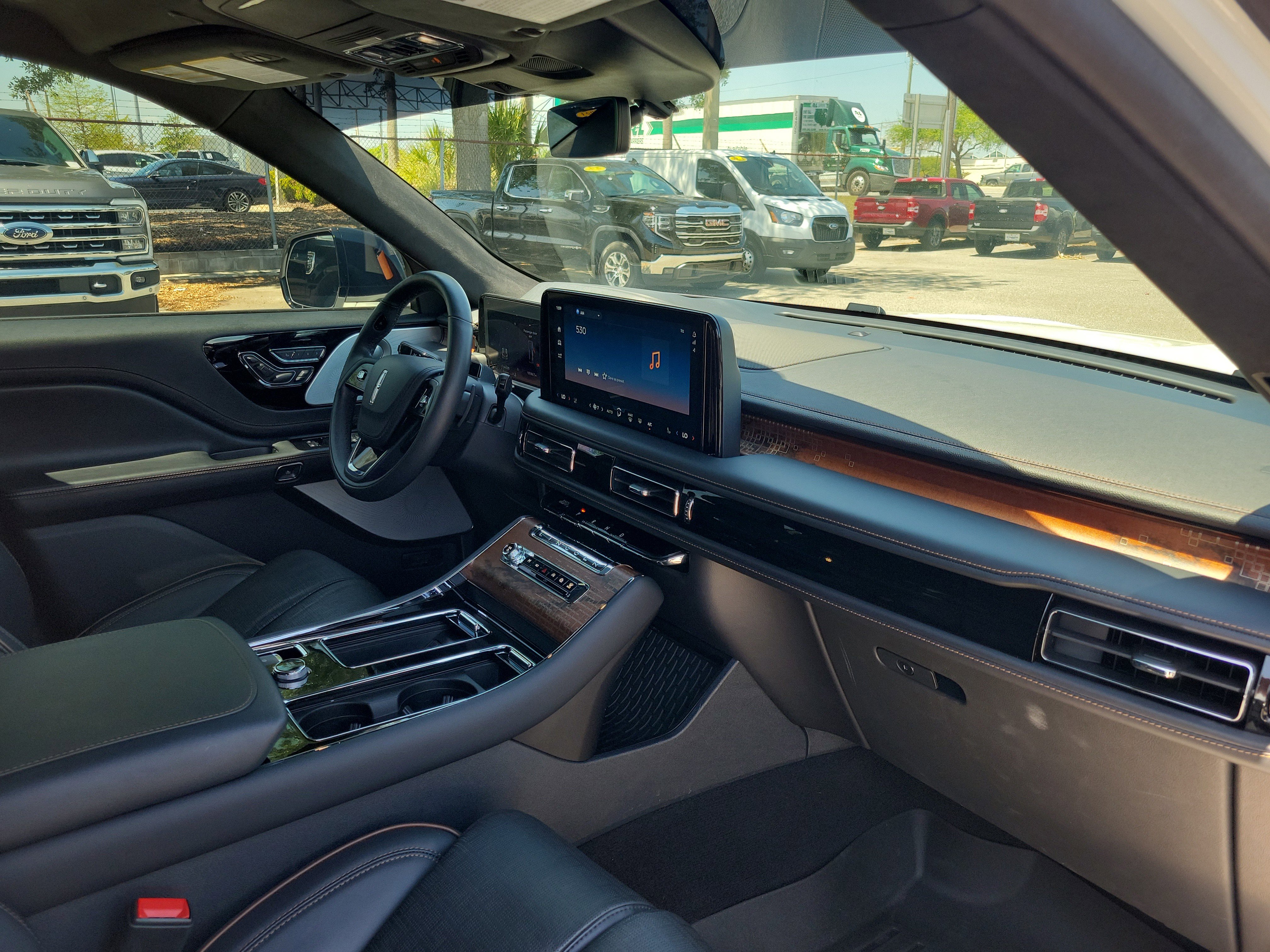 Used 2025 Lincoln Aviator Black Label w/ Jet Appearance Package image 30