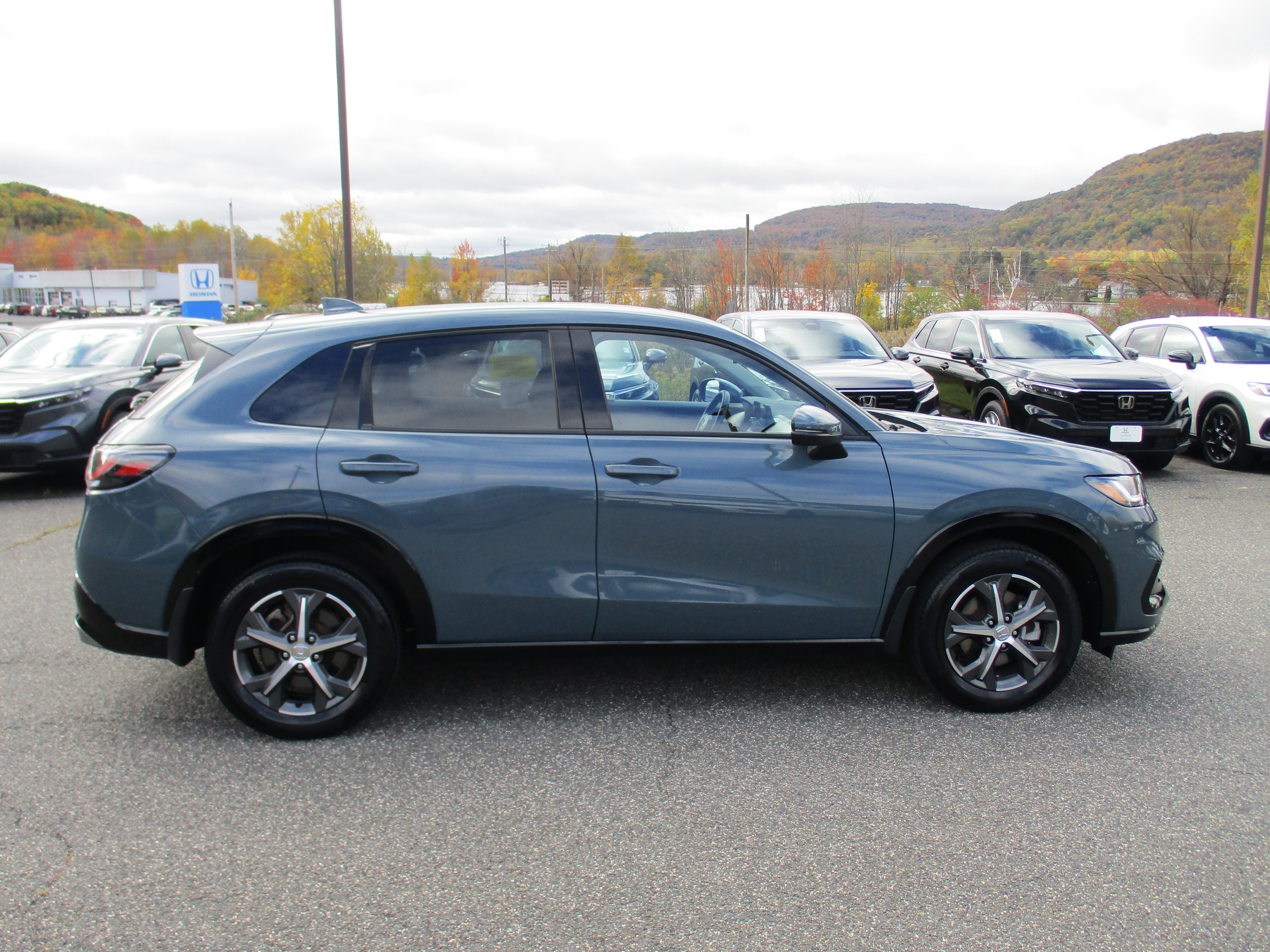 Certified 2024 Honda HR-V EX-L image 4