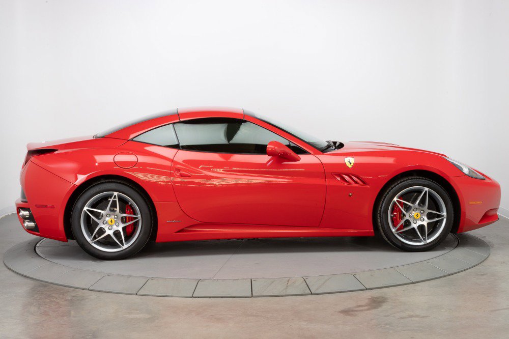 Used 2011 Ferrari California image 21