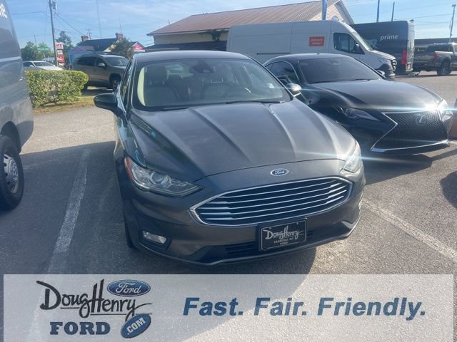 Used 2019 Ford Fusion SE w/ Equipment Group 151A FWD image 2