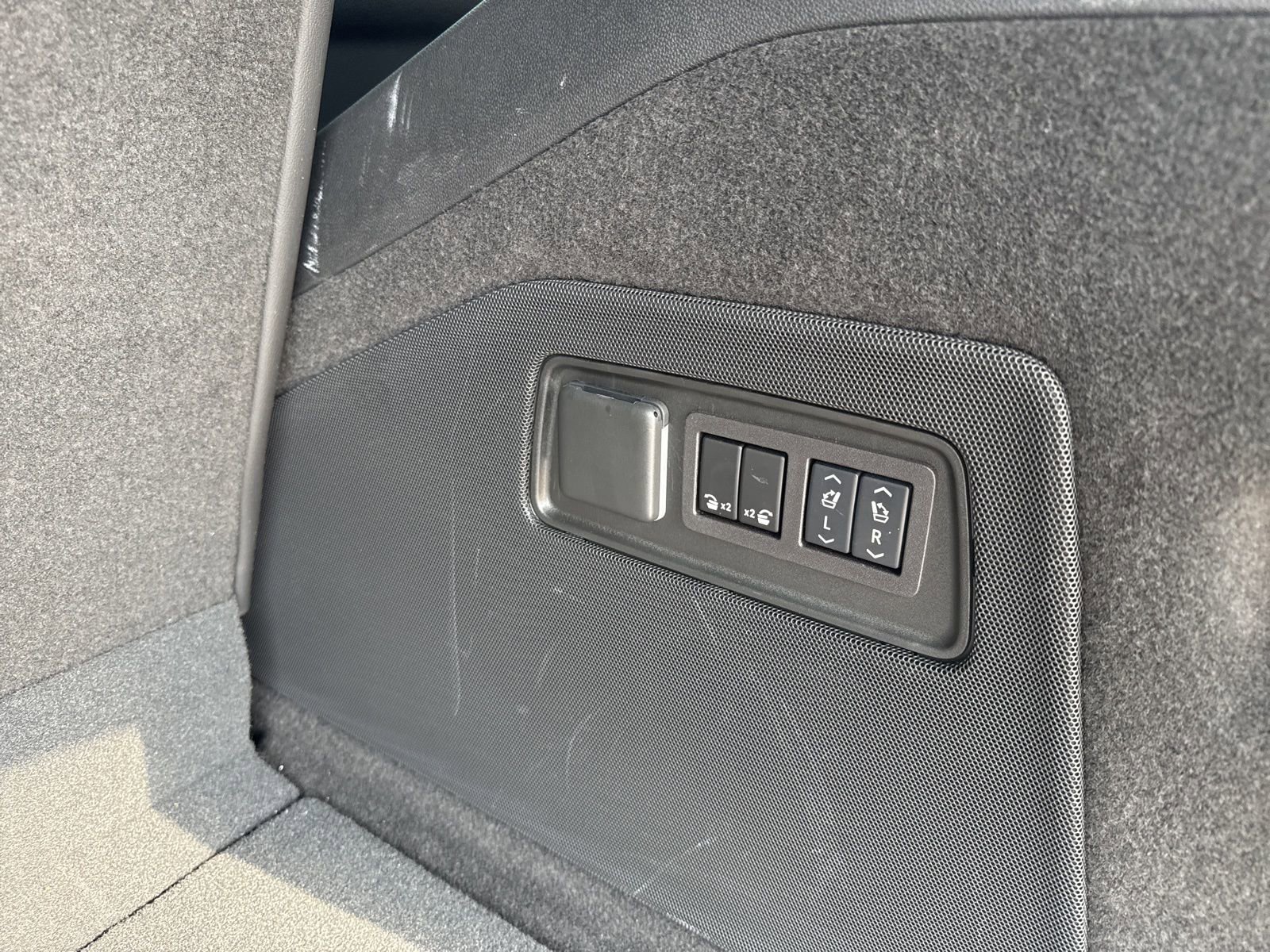 Used 2024 Cadillac Escalade Sport w/ Touring Package RWD image 10
