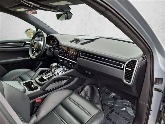 Used 2022 Porsche Cayenne GTS AWD/4WD image 24