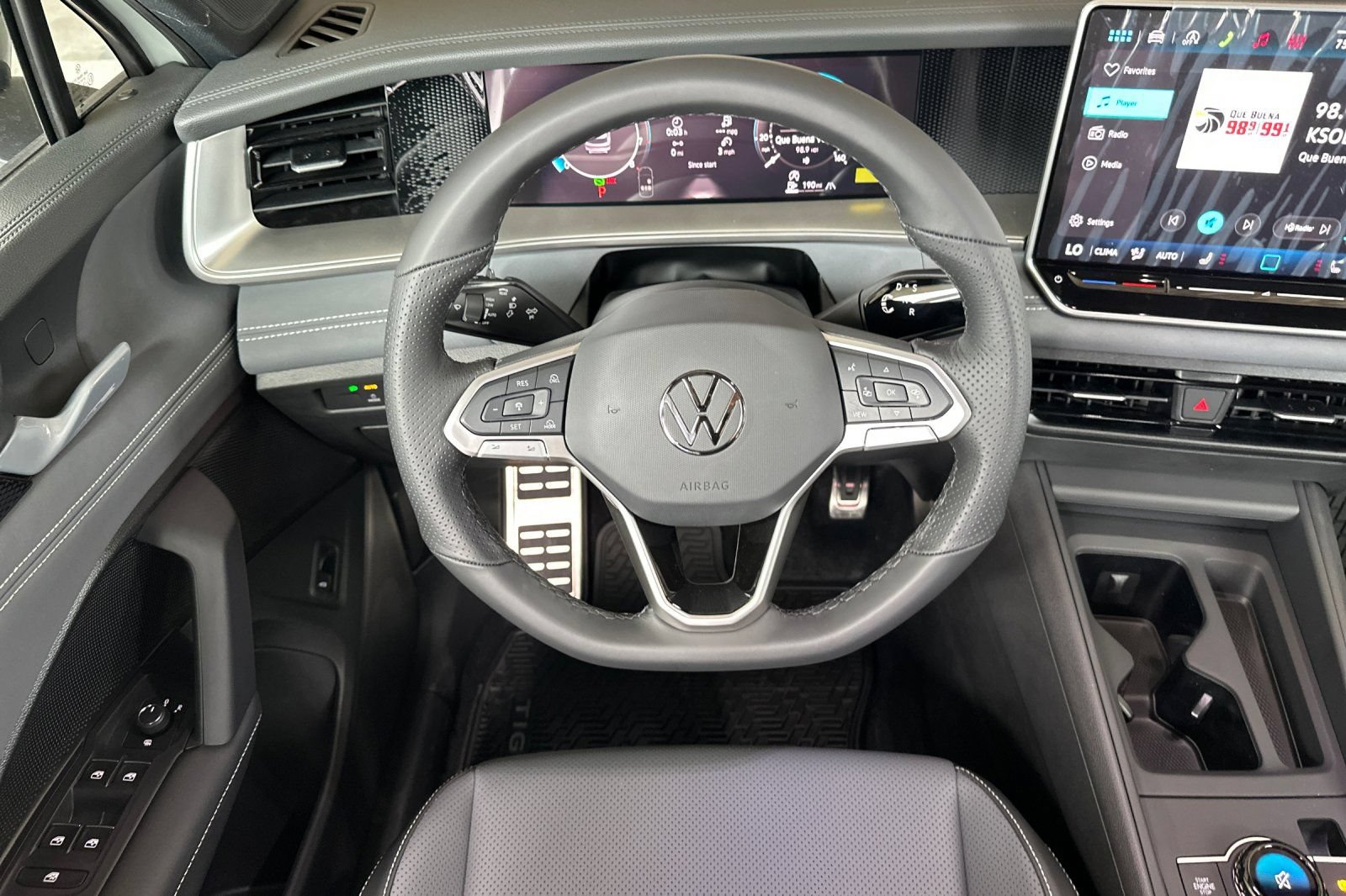 New 2026 Volkswagen Tiguan SE R-Line AWD/4WD image 14