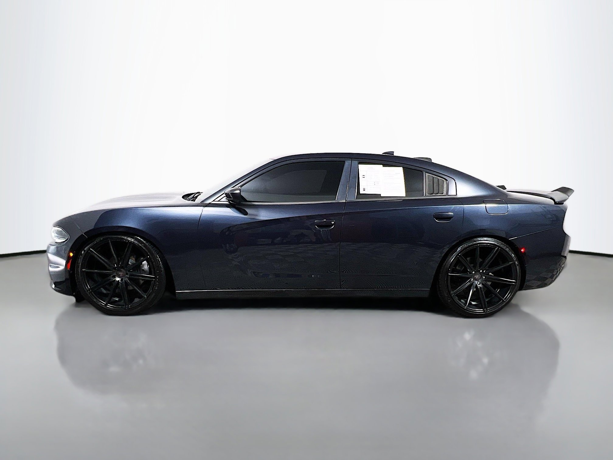 Used 2016 Dodge Charger R/T image 9